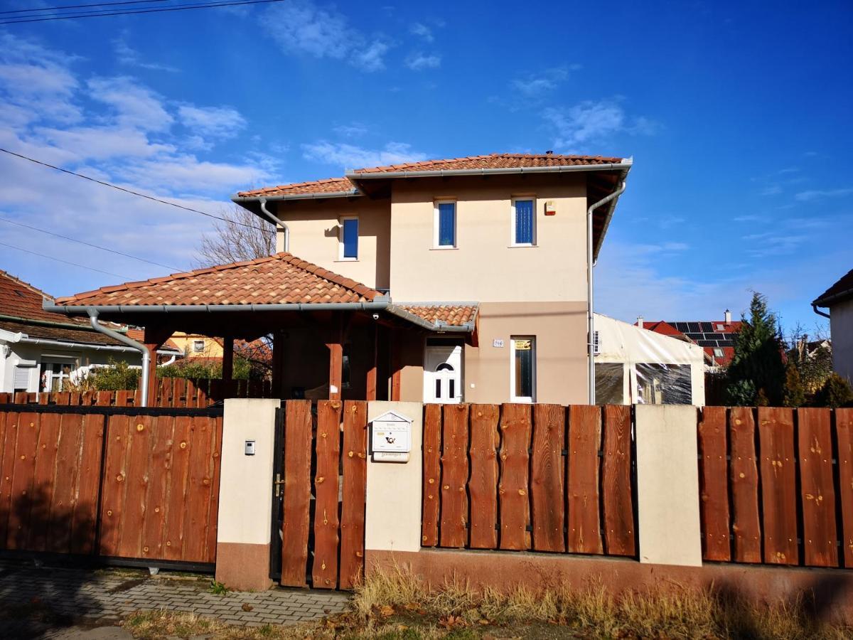 Apartament Airport Road/Repter Koezeli Haz Privat Parkoloval Budapeszt Zewnętrze zdjęcie